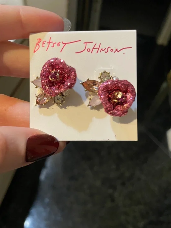 Betsey Johnson Mismatched Rose Earrings - Picture 3 of 4